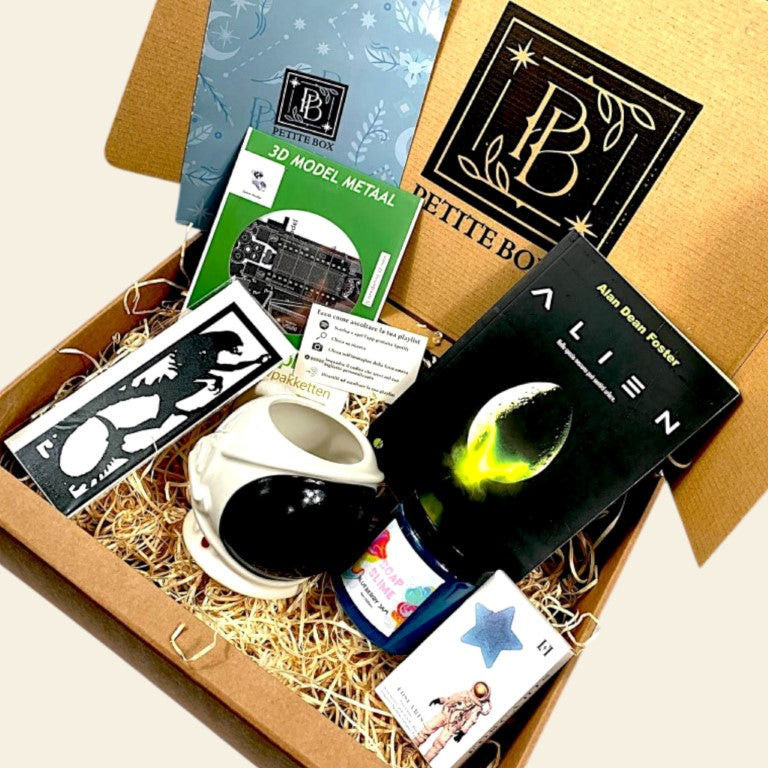 "Alien" - Petite Box Letteraria
