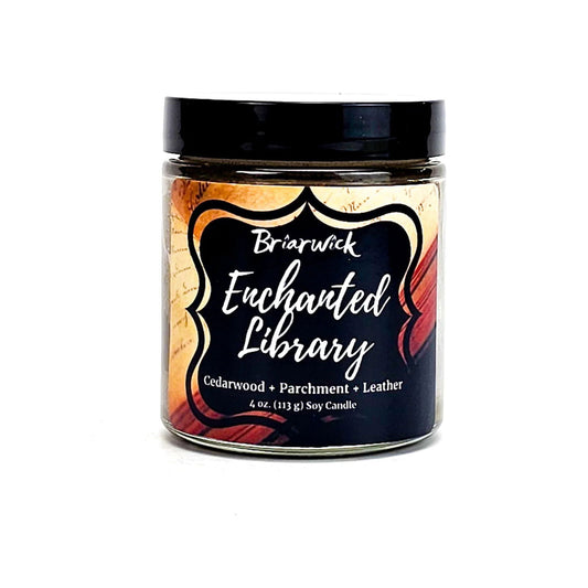 Enchanted Library- candela in barattolo di vetro 113 g - PetiteBox.it