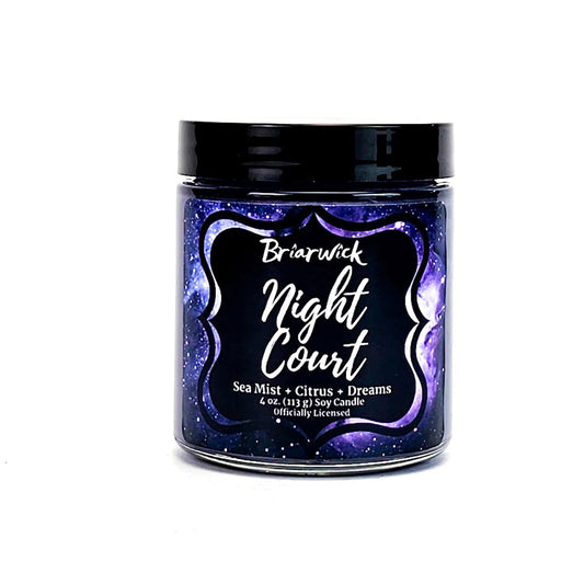 Night Court- Candela in barattolo di vetro 113 g - PetiteBox.it