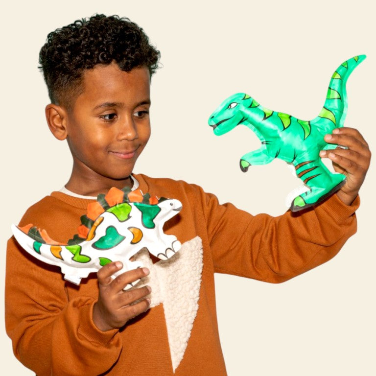 "Dinosauri straordinari. Animali nascosti. Ediz. a colori. Con piccola torcia" - Petite Box Letteraria Avventura Preistorica - Età di lettura: da 3 anni.