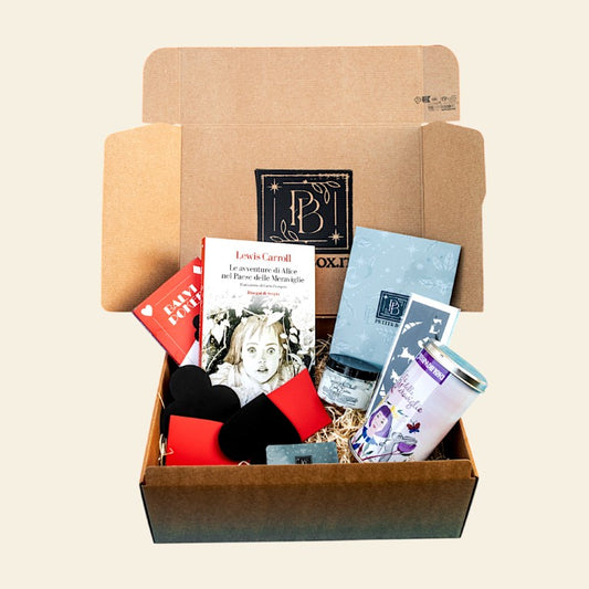"Le avventure di Alice nel paese delle meraviglie" - Petite Box Letteraria