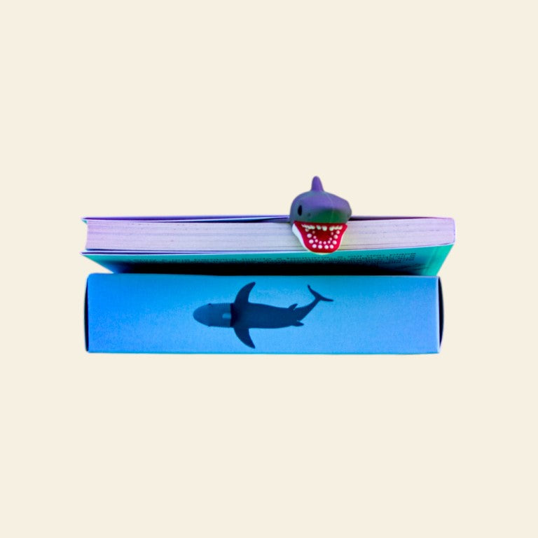 "Jenny lo Squalo"  - Petite Box Letteraria Oceano Segreto - Età di lettura: da 7 anni.