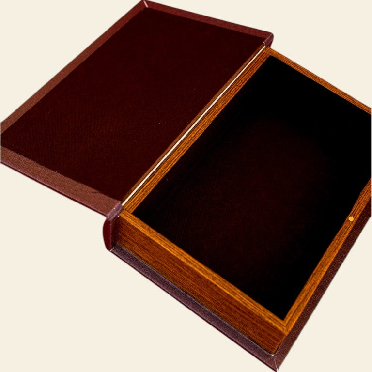 "L'educazione delle farfalle" - Petite Box Letteraria